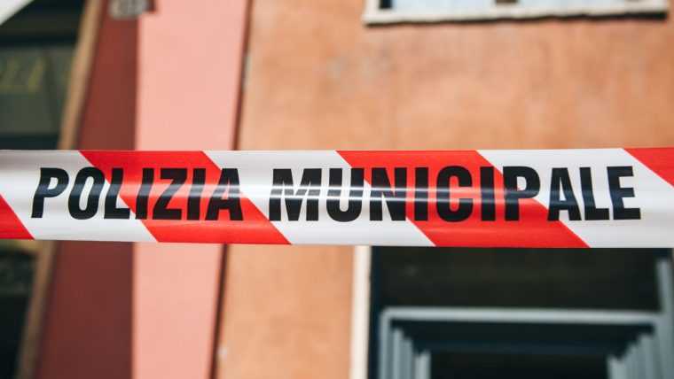 Roman disprut descoperit decedat in munii Italianei