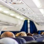 Scandal la aeroportul Otopeni dupa ce doi pasageri cu un copil mic au fost refuzati sa imbarchie intr un zbor spre Londra