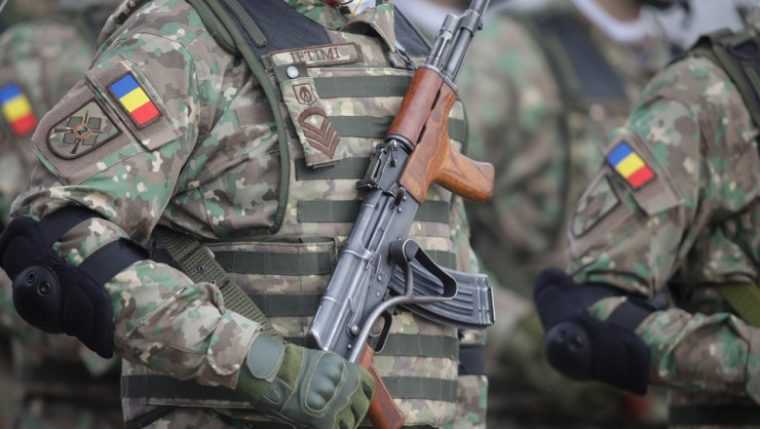 Soldati retinuti pentru trafic de droguri