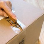 Tineri cercetati dupa ce ar fi inselat mai multi vanzatori de pe OLX cu AWB uri false