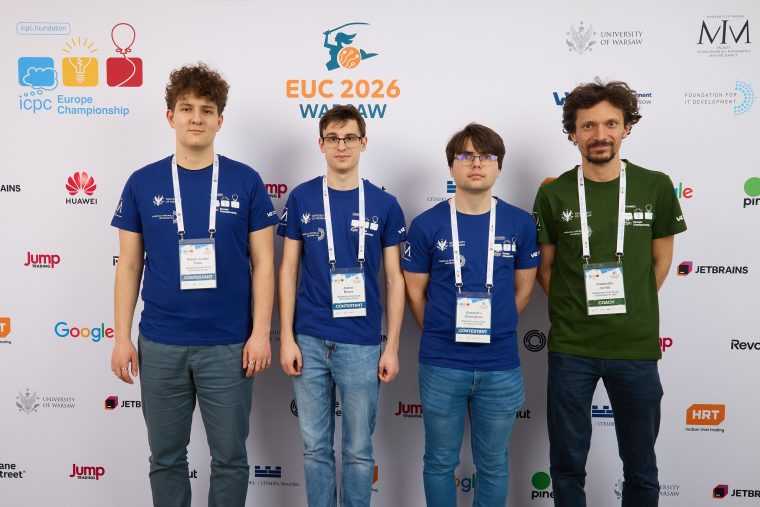 Trei studenti din Iasi au obtinut medalia de aur la campionatul european de programare