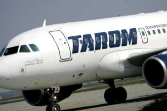 Un avion cu aproape 60 de pasageri a fost lovit pe Aeroportul Otopeni