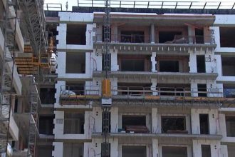 Un bloc construit ilegal impiedica functionarea unui instalatii NATO in Romania