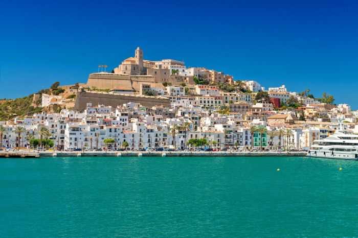 Vacantele in Ibiza si Mallorca ar putea deveni un lux insulele spaniole pregatesc restrictii privind numarul de turisti