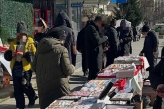 Vindeau martisoare in Pitesti fara acte legale Politia a aplicat amenzi