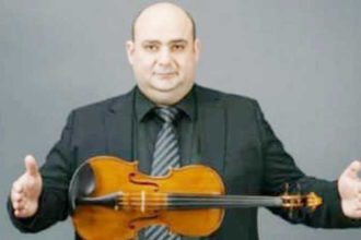 Violonistul Sebastian Tegzesiul solist al concertului de Mozart la Filarmonica Pitesti