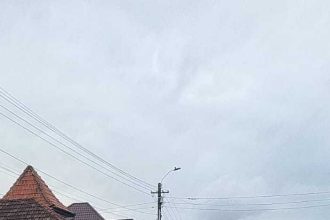 camioneta rasturnata in leresti