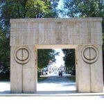 incident misterios la targu jiu de dragobete un fragment cazut dintr o sculptura a lui brancusi