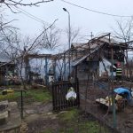 video incendiu in arges la costesti o casa si o anexa sunt cuprinse de flacari