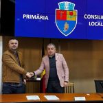 46 de scoli din Pitesti si Uda vor beneficia de echipamente digitale