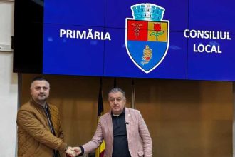 46 de scoli din Pitesti si Uda vor beneficia de echipamente digitale