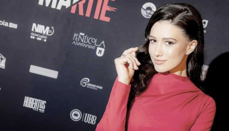 Actrita Madalina Bellariu Ion sa intors acasa pentru premiera filmului Acel Martie Pites ti este baza de la care imi proiectez tot ceea ce fac oricat de departe m as afla