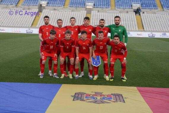 Alb violetul Vadim Rata capitanul Republicii Moldova