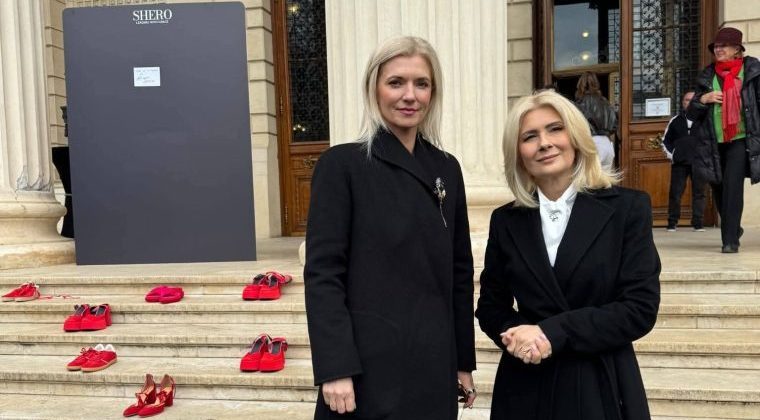 Alina Gorghiu la Ateneul Roman Pantofii rosii pe care i am vazut nu sunt doar simple obiecte Fiecare dintre ei spune povestea unei femei care nu mai este