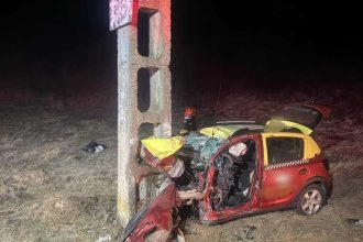 Arges Barbat decedat dupa ce a coliziunat cu un stalp de electricitate cu masina
