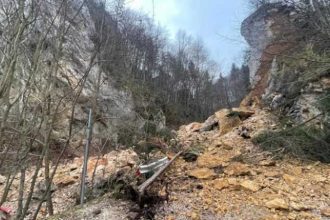 Braov o alunecare de terem impiedica accesul la Pietrele lui Solomon