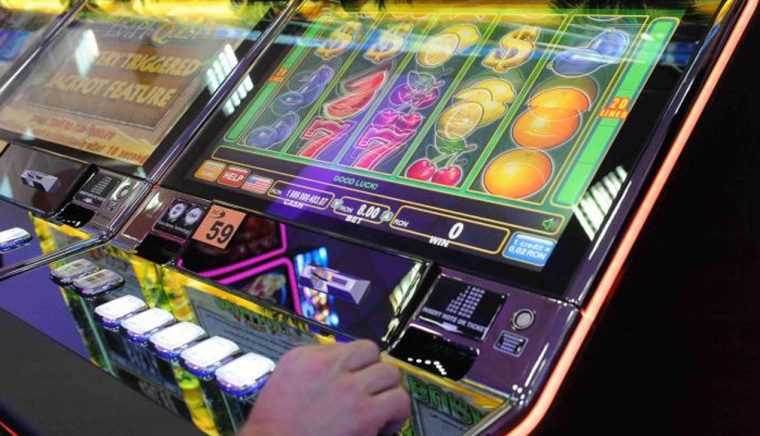 Campulungul isi afirma pozitia A inceput dezbaterea publica privind interzicerea pacanelelor in municipiu