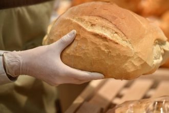 Cat va costa painea in 2026 din cauza crizei petrolului