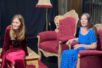 Contesa Elvira vine la Pitesti in premiera