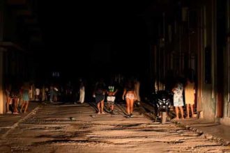 Cuba in intuneric complet criza combustibilului paralizeaza intreaga tara si starneste revolta populatiei