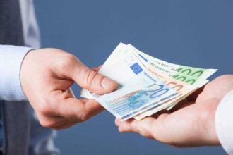 DGA A recunoscut ca a dat mita unui poligist Ce pedeapsa a primit