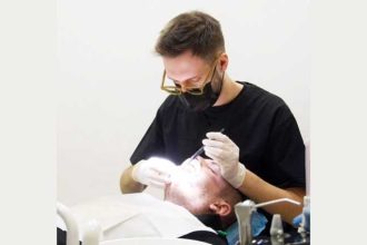 Dr Vlad Negru si echipa de la Dentalix stabilesc noi standarde in implantologia din Romania De la zero dinti la o arcada completa in doar 60 de minute