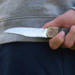 Elev de 15 ani sub protectia instantei dupa ce a fost jefuit de un coleg inarmat cu un cutit