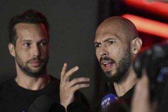 Fratii Tate nu pot fi extradati din Hong Kong fara o solicitare din partea Romaniei sau a Regatului Unit