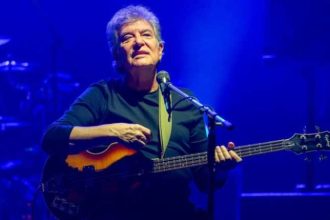 Iulian Mugurel Vrabete basistul formatiei Holograf a decedat la varsta de 70 de ani