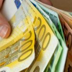 La revedere plati mari in noua moneda UE stabileste o limita de 10000 euro Ce nu veti mai putea plati in noua moneda incepand din 2027