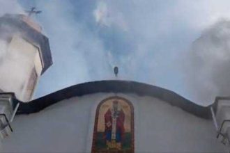 Momente de panic ntr o biseric veche de 140 de ani din Prahova A izbucnit un incendiu cu credincioii n interior