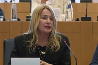 Nadia Comaneci in Parlamentul European Sunt ceea ce sunt datorita Romaniei