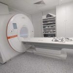 Nu aveau loc la usa RMN ul Spitalului Gaesti pus in functiune dupa trei ani de pastrare in depozit