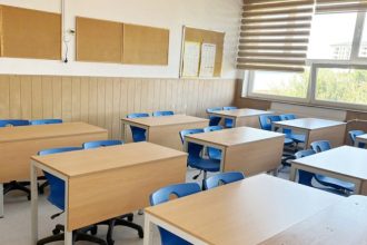 Peste 350 de profesori din invatamantul preuniversitar si au dat demisia in ultimele patru luni ale anului trecut