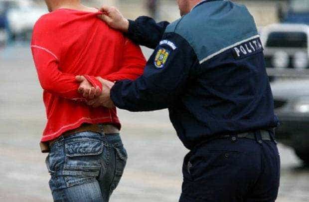 Pites ti O persoana fara adapost retinuta pentru agresarea unei femei