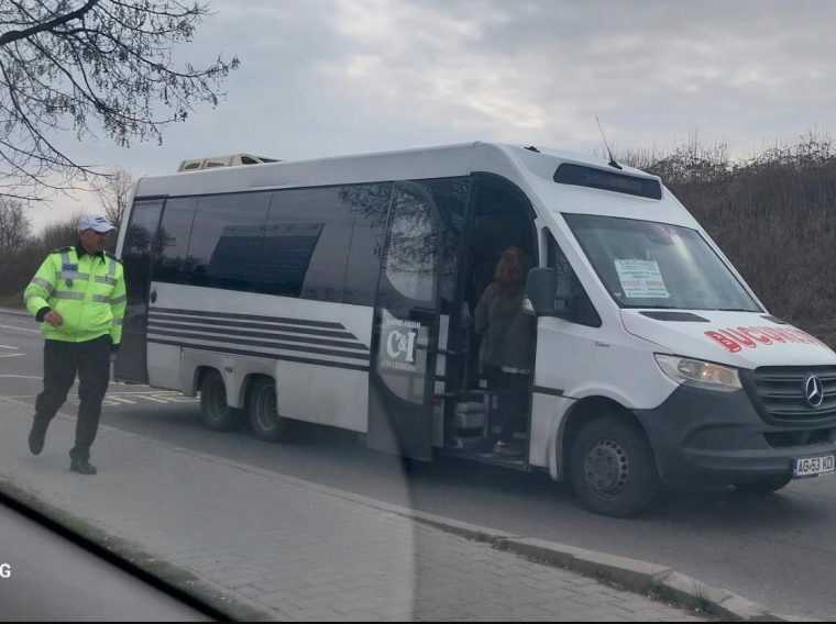 Piteshti Transportul de persoane sub supravegherea Politiei Locale Amenzi totalizand peste 4400 lei