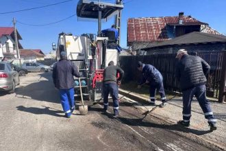 Pitesti Statia de asfalt a fost reluata Incepe repararea unor strazi