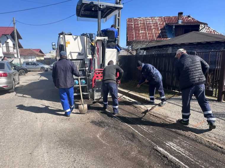 Pitesti Statia de asfalt a fost reluata Incepe repararea unor strazi