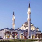 Plan de atac armat pe TikTok un tanar din SUA cercetat dupa ce a filmat o moschee si a facut amenintari