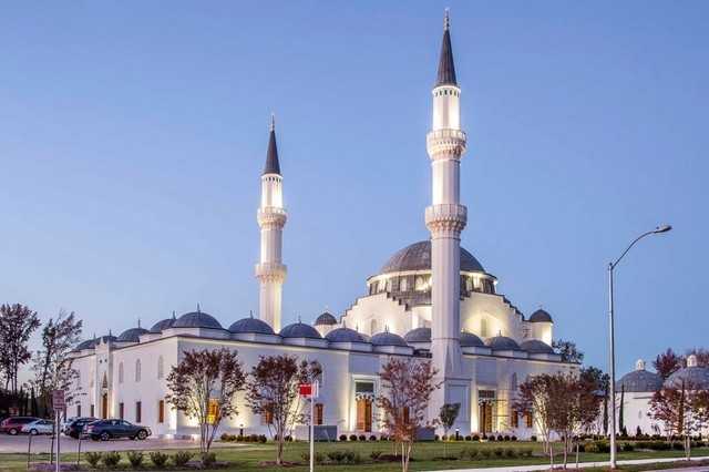 Plan de atac armat pe TikTok un tanar din SUA cercetat dupa ce a filmat o moschee si a facut amenintari