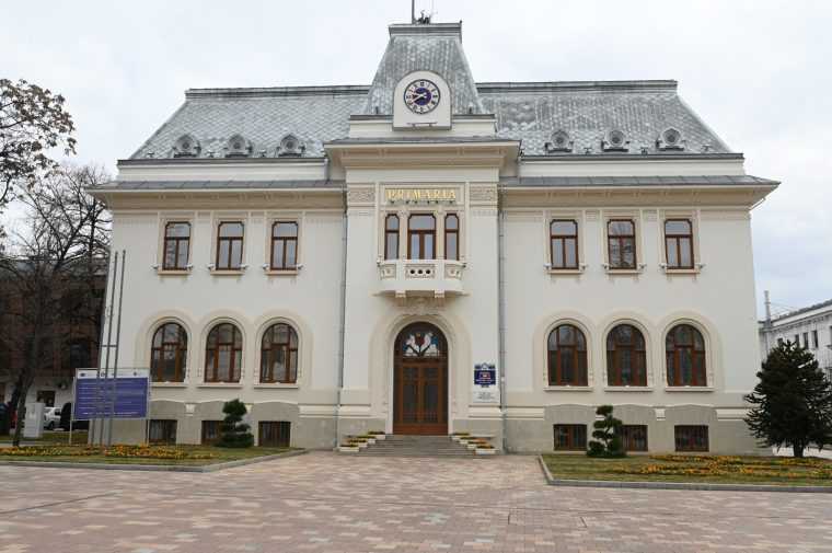 Primaria Pitesti reia activitatea in sediul oficial Activitatile vor fi suspendate intre 3 si 6 aprilie