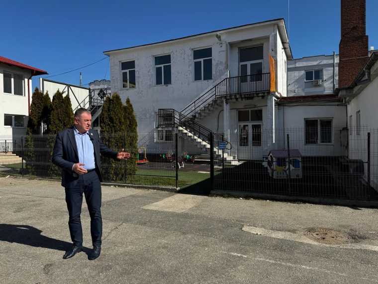 Se modernizeaza Scoala Nicolae Simonide din Pitesti Trei cladiri vor fi demolate