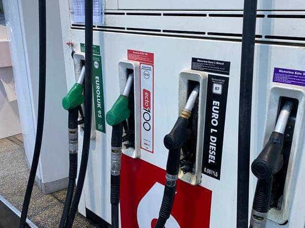 Soc financiar la benzinarie motorina premium trece de 10 lei l benzina depaseste 9 lei l