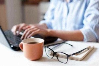 Sondaj eJobs Din ce in ce mai putini romani sunt atrasi de oportunitati de munca in strainatate din cauza situatiei de securitate