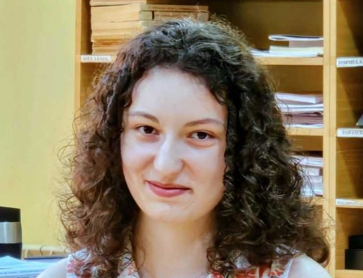 Tanara scriitoare Mara Onel invitata la Centrul Multifunctional intr un proiect coordonat de poeta Denisa Popescu