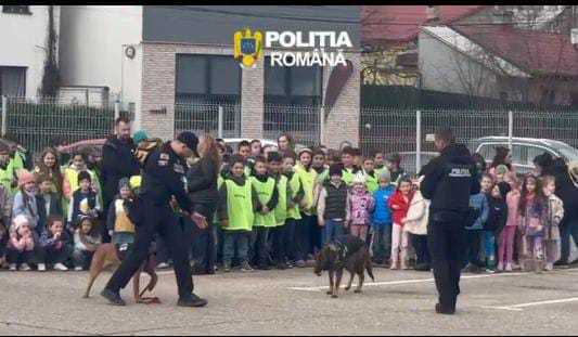 Video Ui Deschise la Politia Arges