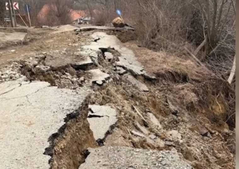 dezastru pe dealul gradiste din slatina 25 de persoane evacuate dupa sapaturi pentru cea mai mare cruce din lume