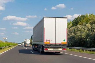disparitie uimitoare un camion cu sute de mii de kitkat a disparut in drum spre polonia