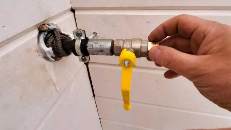 sute de locuinte din capitala fara gaze din cauza unei avarii cauzate de un constructor