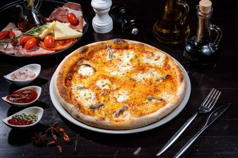 tragedie la o pizzerie din brazilia o femeie a decedat iar peste 100 de persoane au fost internate dupa o masa fatala